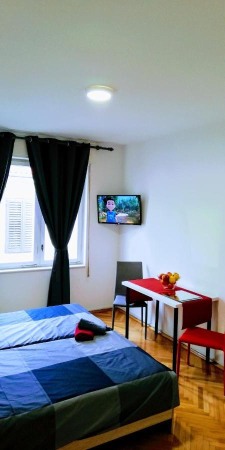 Pula Center Old Town Apartments And Rooms Exterior photo