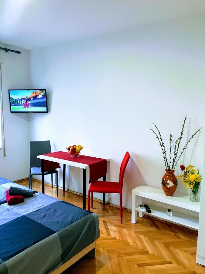 Pula Center Old Town Apartments And Rooms Exterior photo